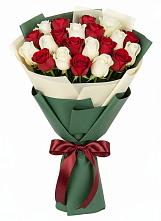Букет Микс из красных и белых роз в Жабкино