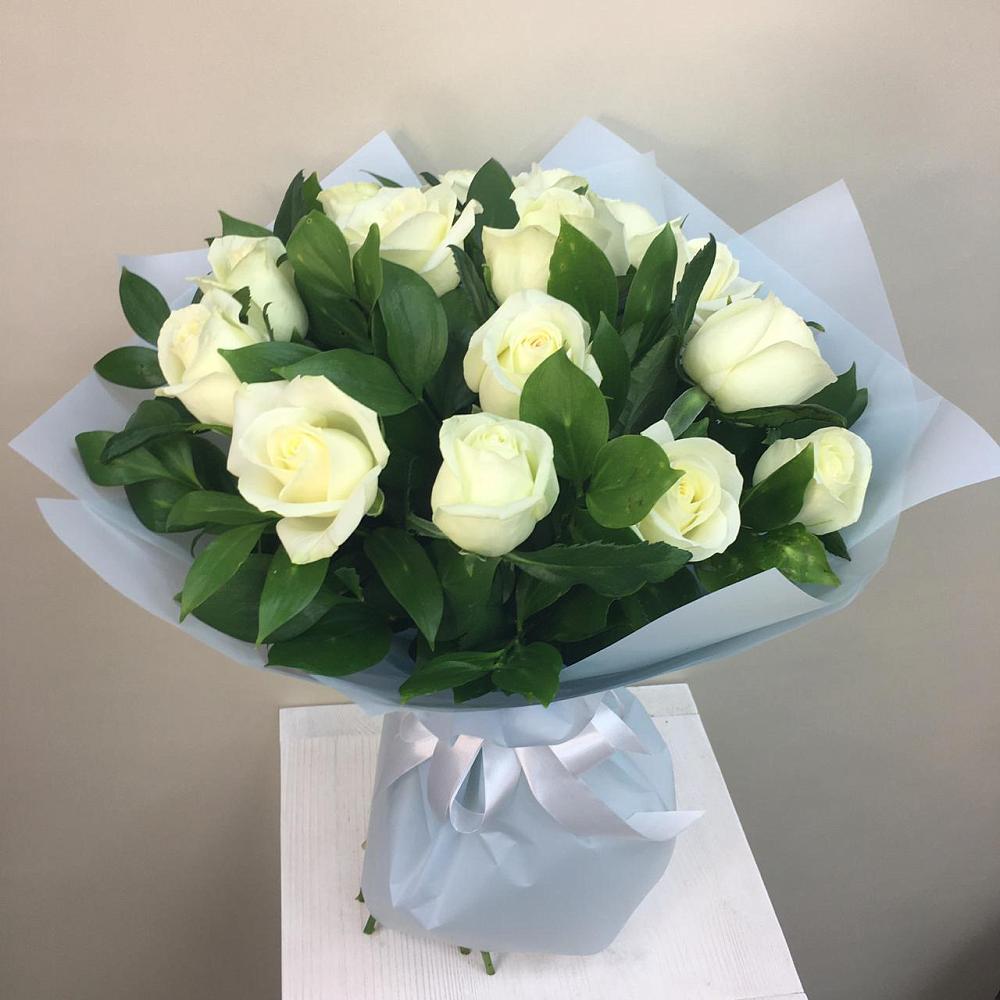 Букет 15 Белых роз Проуд в Жабкино