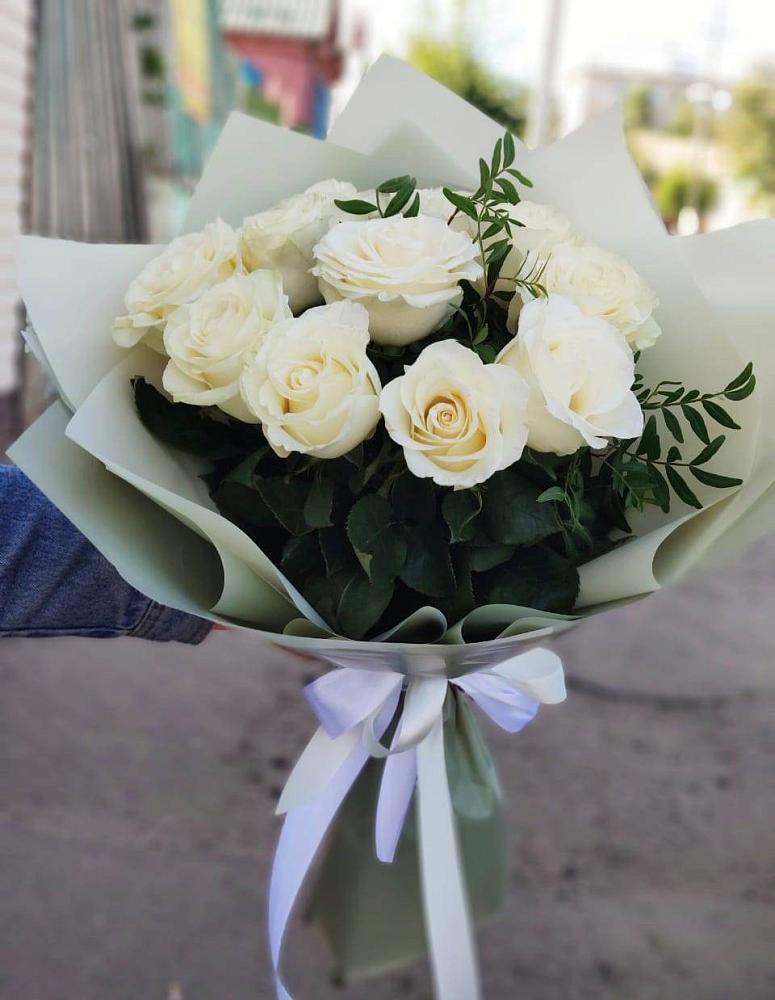 Букет Белые розы Проуд в Жабкино