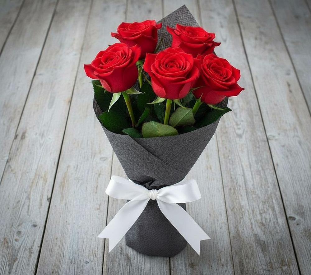 Букет 5 Красных роз Эдлесс Лав в Жабкино