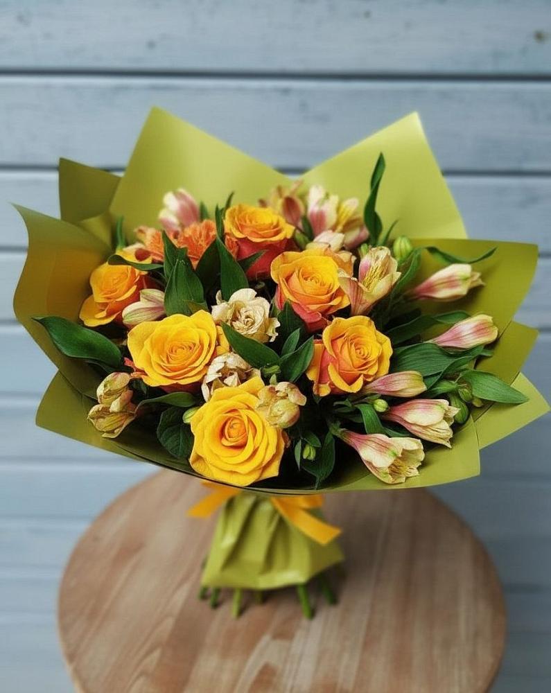 Букет цветов из: Альстромерии и Розы в Жабкино