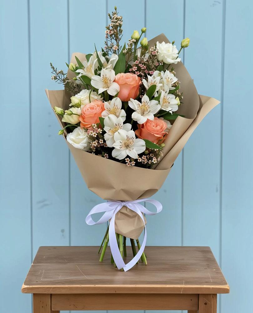 Букет цветов из: Альстромерии, Лизиантусы, Розы и Хризантемы в Жабкино