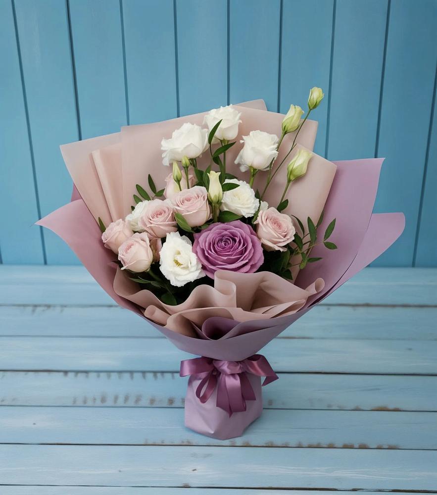 Букет цветов из: Розы и Лизиантусы в Жабкино